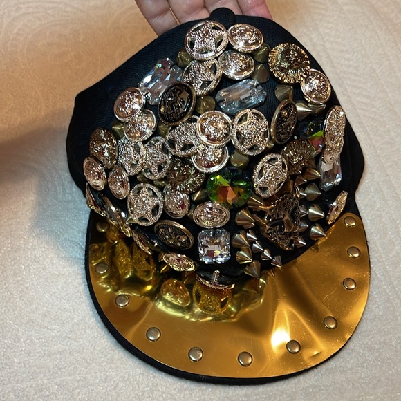 NWT hat Europe Metal Punk Baseball Caps Rivets Hip Hop Cap Snapback Caps Hat - Picture 2 of 6